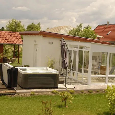 Balla Apartmanhaz アパート *